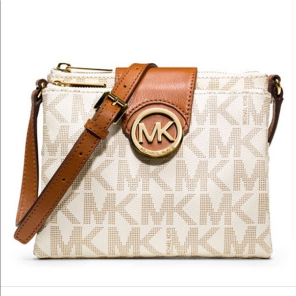 Michael Kors Handbags - Michael Kors crossbody